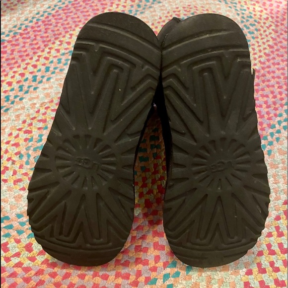 UGG Classic short wool lined leather boot*SOLD - Picture 3 of 8